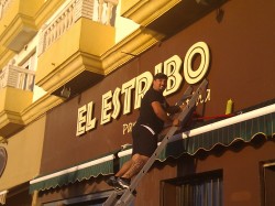 Diego of El Esrtibo Sabinillas hard at work 